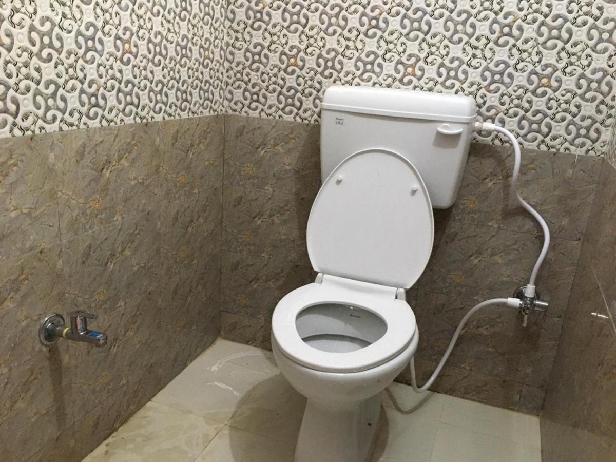 Matri Hotel & Banquets Patna  Room photo